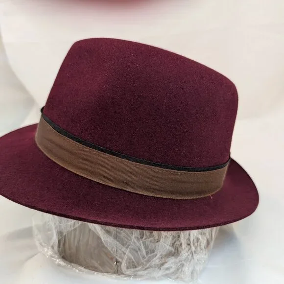 Maroon Christys display picture 2